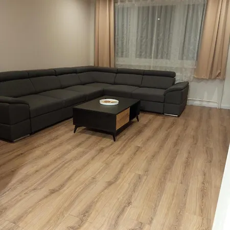 Apartmán S 2 Spalnami Pri Lesoparku Prievidza