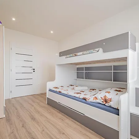 Apartment S 2 Spalnami Pri Lesoparku
